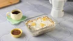 チーズケーキのような味わいの、高タンパクなオートミールを簡単に作る方法。