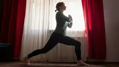 45歳以上の人向け：1時間のトレーニングより効果的な、立ったままできる7つのエクササイズ